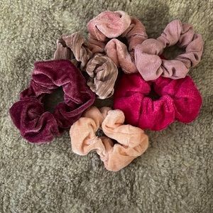 pink scrunchie set